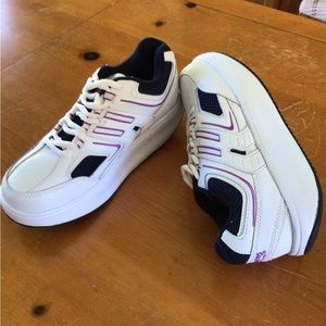 Women’s size 8 rocker shoes by Curves for Women